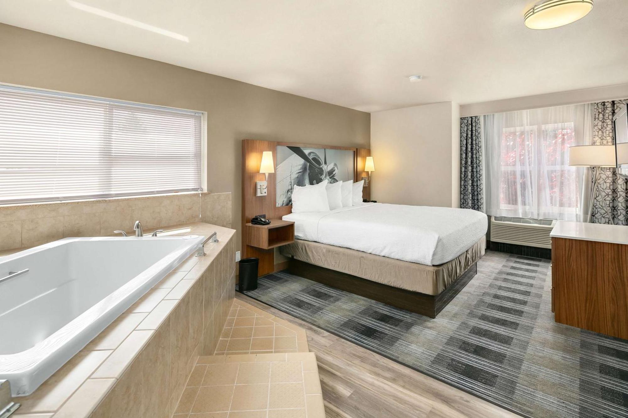 Executive Residency By Best Western Navigator Inn & Suites Everett Exteriér fotografie